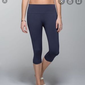 Cropped Navy/Gray Lululemon Leggings
